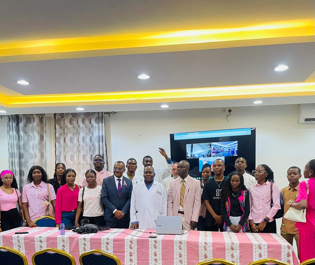 Séance de travail entre l’UCC, le Centre National de Lutte contre le Cancer et l’Hôpital Saint Joseph