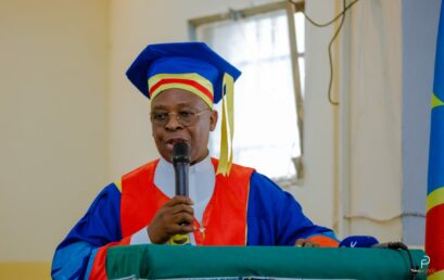 LE RECTEUR DE L’UCC, LE PROF. ABBE LÉONARD SANTEDI, PASSE LA MAIN AU PROF. PÈRE JEAN-LUC VAN KERKHOVE, RECTEUR DE L’UNIVERSITÉ DON BOSCO DE LUBUMBASHI A LA TETE DE L’ASSOCIATION DES UNIVERSITES ET INSTITUTS SUPERIEURS D’ENSEIGNEMENT CATHOLIQUE AU CONGO (ASUNICACO)