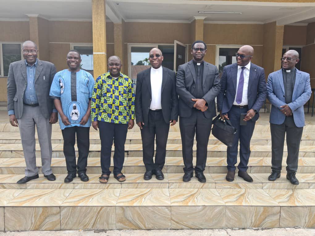 LE MANDAT DU PROFESSEUR ABBE LEONARD SANTEDI COMME PRESIDENT a.i. DE L’ASSOCIATION DES UNIVERSITÉS ET INSTITUTS SUPERIEURS CATHOLIQUES D’AFRIQUE ET DE MADAGASCAR PROLONGÉ D’UNE ANNÉE LE MANDAT DU PROFESSEUR ABBE LEONARD SANTEDI COMME PRESIDENT a.i. DE L’ASSOCIATION DES UNIVERSITÉS ET INSTITUTS SUPERIEURS CATHOLIQUES D’AFRIQUE ET DE MADAGASCAR PROLONGÉ D’UNE ANNÉE