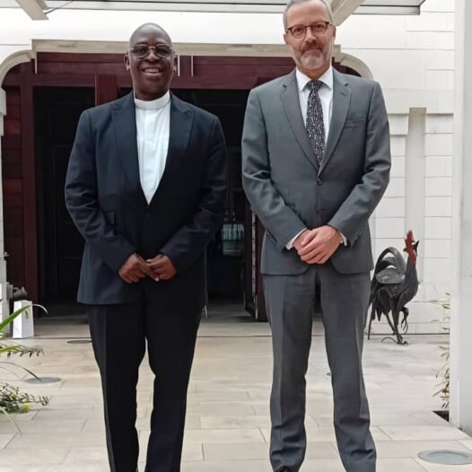 UCC-INFO : RENFORCEMENT DE LA COOPERATION ET PROJET DE PARTENARIATS ENTRE L’UNIVERSITE CATHOLIQUE DU CONGO ET LES UNIVERSITÉS D’ETAT DE FRANCE AU COEUR DES ECHANGES ENTRE LE RECTEUR ET L’AMBASSADEUR DE FRANCE EN RD. CONGO