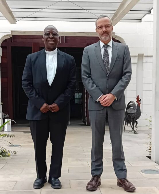 UCC-INFO : RENFORCEMENT DE LA COOPERATION ET PROJET DE PARTENARIATS ENTRE L’UNIVERSITE CATHOLIQUE DU CONGO ET LES UNIVERSITÉS D’ETAT DE FRANCE AU COEUR DES ECHANGES ENTRE LE RECTEUR ET L’AMBASSADEUR DE FRANCE EN RD. CONGO
