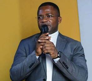 Un nouveau Recteur à l’Université Catholique duCongo (UCC) : le Professeur Abbé François BatuafeNgole. Qui est-il ?